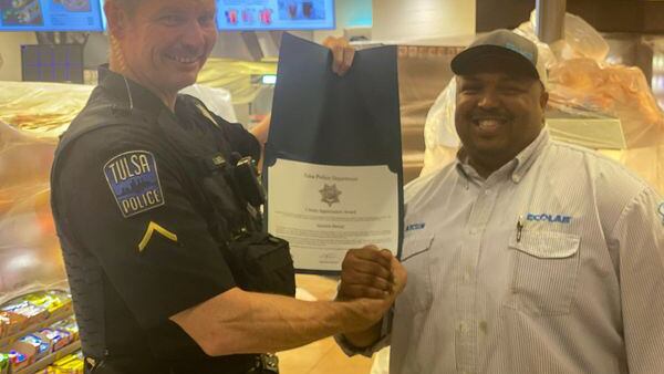 TPD awards a Citizen Appreciation Award to man who helped an officer who was being assaulted
