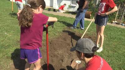 Tulsa church spends Sunday to help beautify their community 