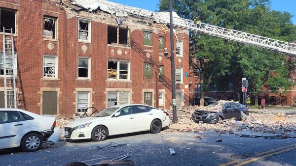 Several injured in Chicago building explosion