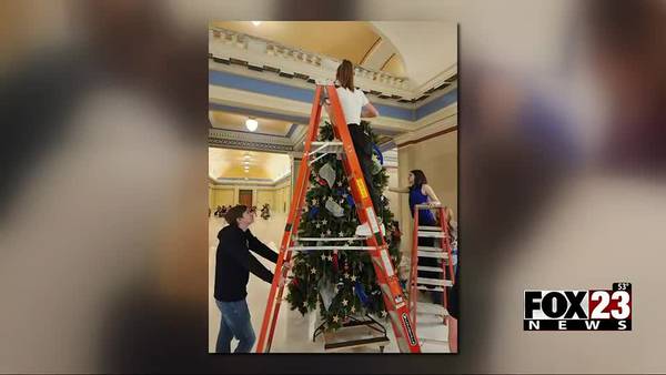 Video: BA students honor fallen Oklahoma servicemembers with a Christmas tree at the state capitol building