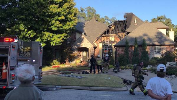Roof collapses in a south Tulsa home in fire, TFD investigating 