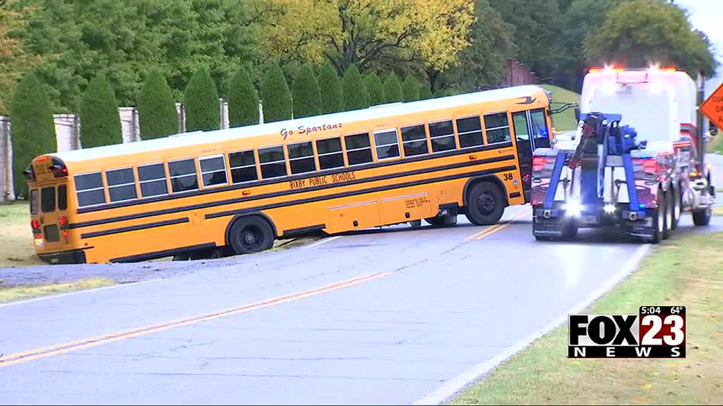 bixby-school-bus-pulled-out-of-ditch-in-south-tulsa-fox23-news