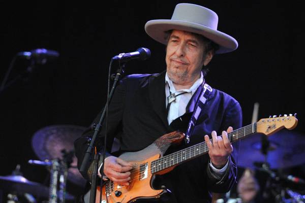 Bob Dylan regrets ‘error in judgment’ in selling machine-signed special edition books