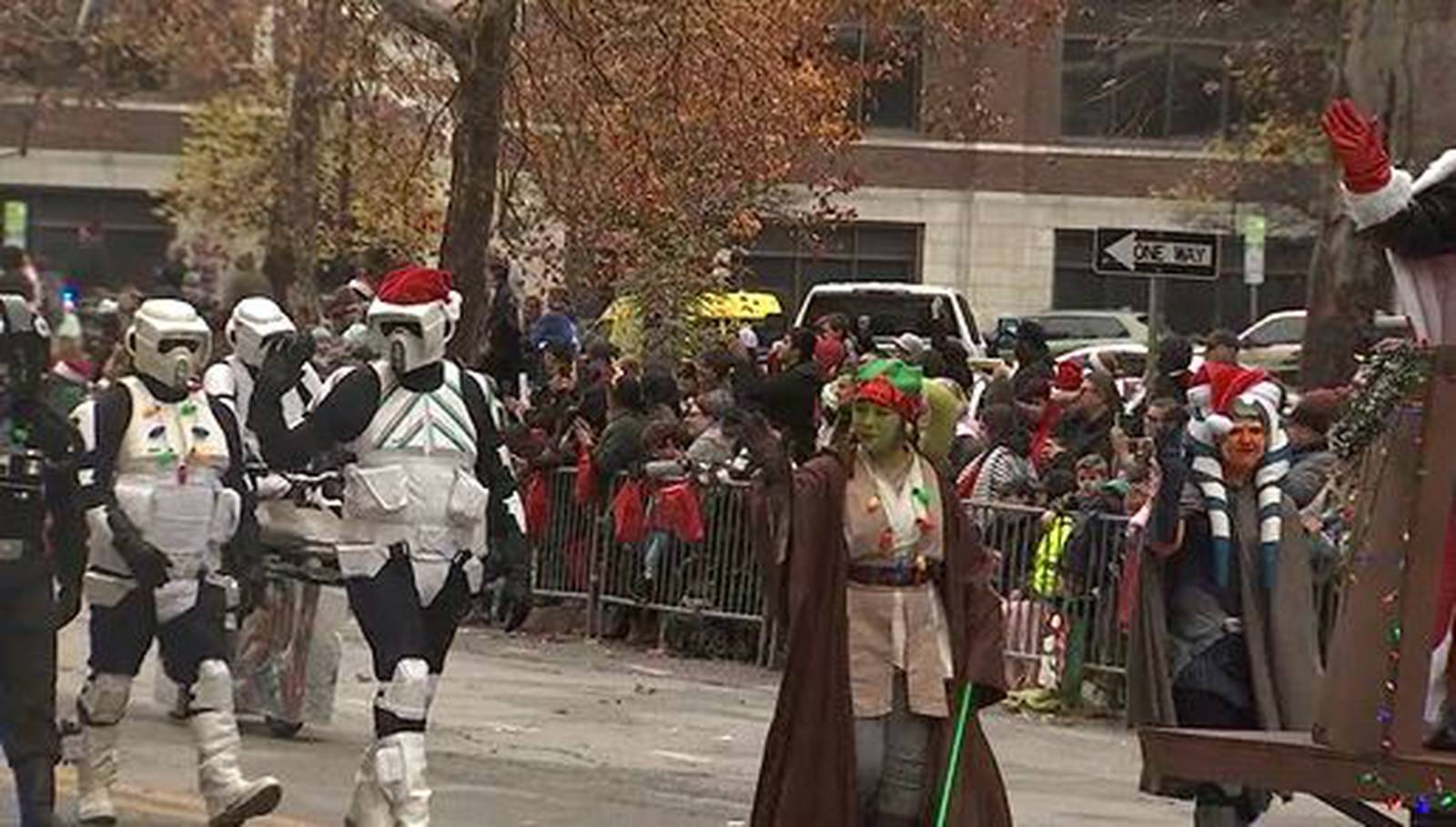 Tulsa Christmas Parade kicks off in downtown Tulsa FOX23 News