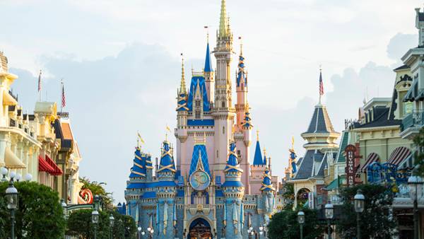 How many times have Walt Disney World, Disneyland closed?