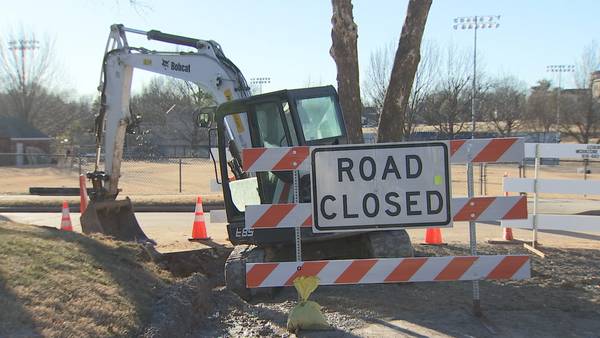 City crews continue to work to restore water to Tulsa neighborhoods, businesses