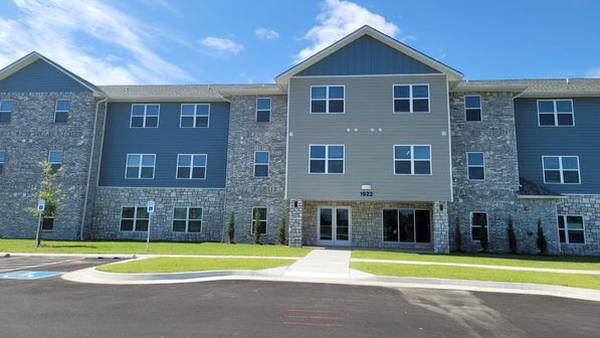 City of Glenpool hosts ribbon cutting ceremony for new 55+ apartments