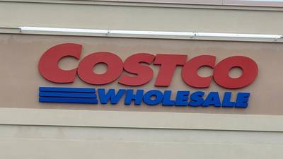Costco holding line on $1.50 hot dog combo deal, CFO says