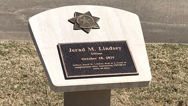 Memorial unveiled for Tulsa officer who died following a battle with COVID-19